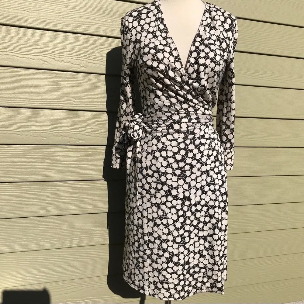 DIANE VON FURSTENBERG vintage wrap Julian DRESS 4 silk - Picture 1 of 5